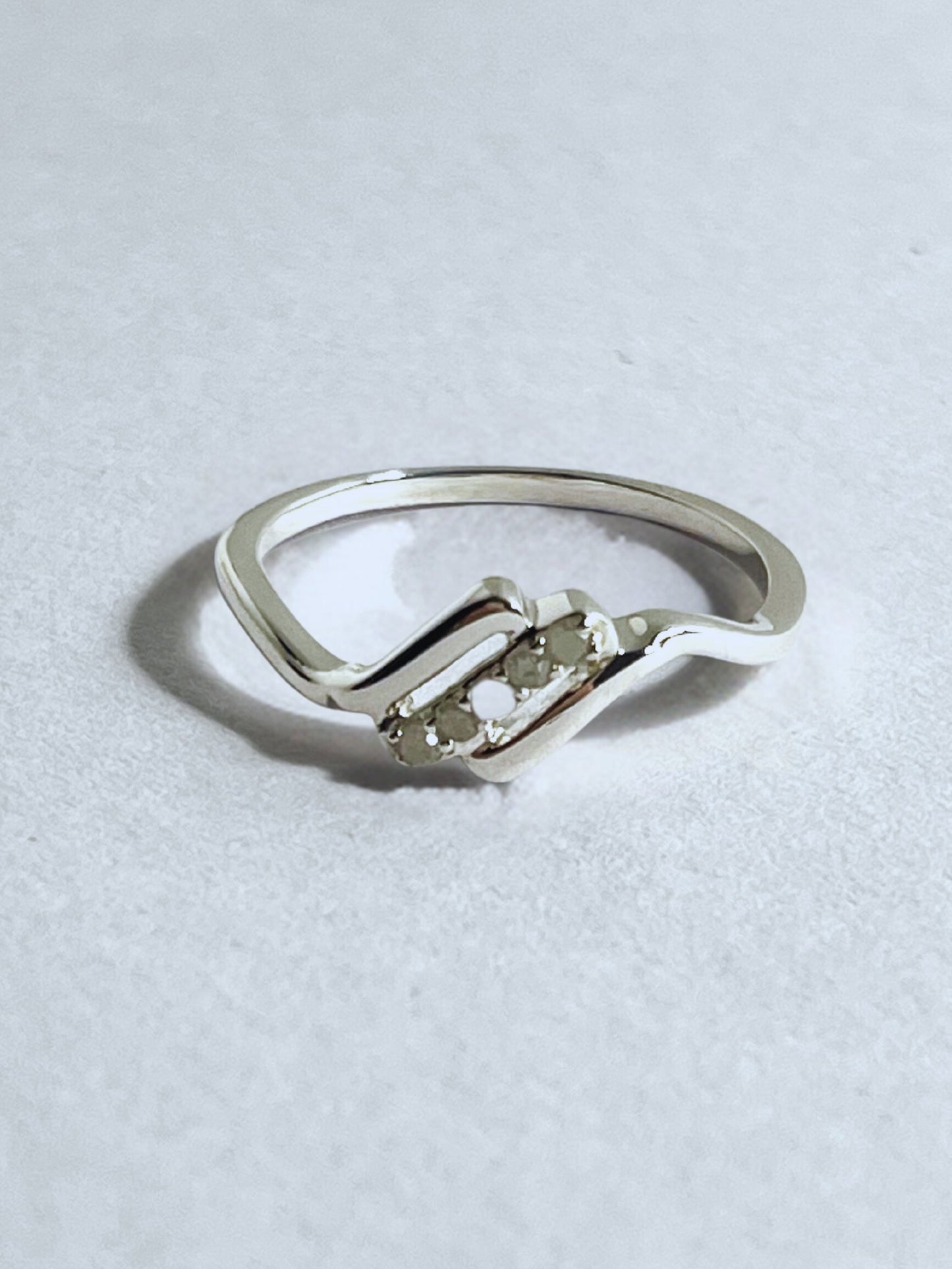 Diamond Crest Wave Ring - Stellify