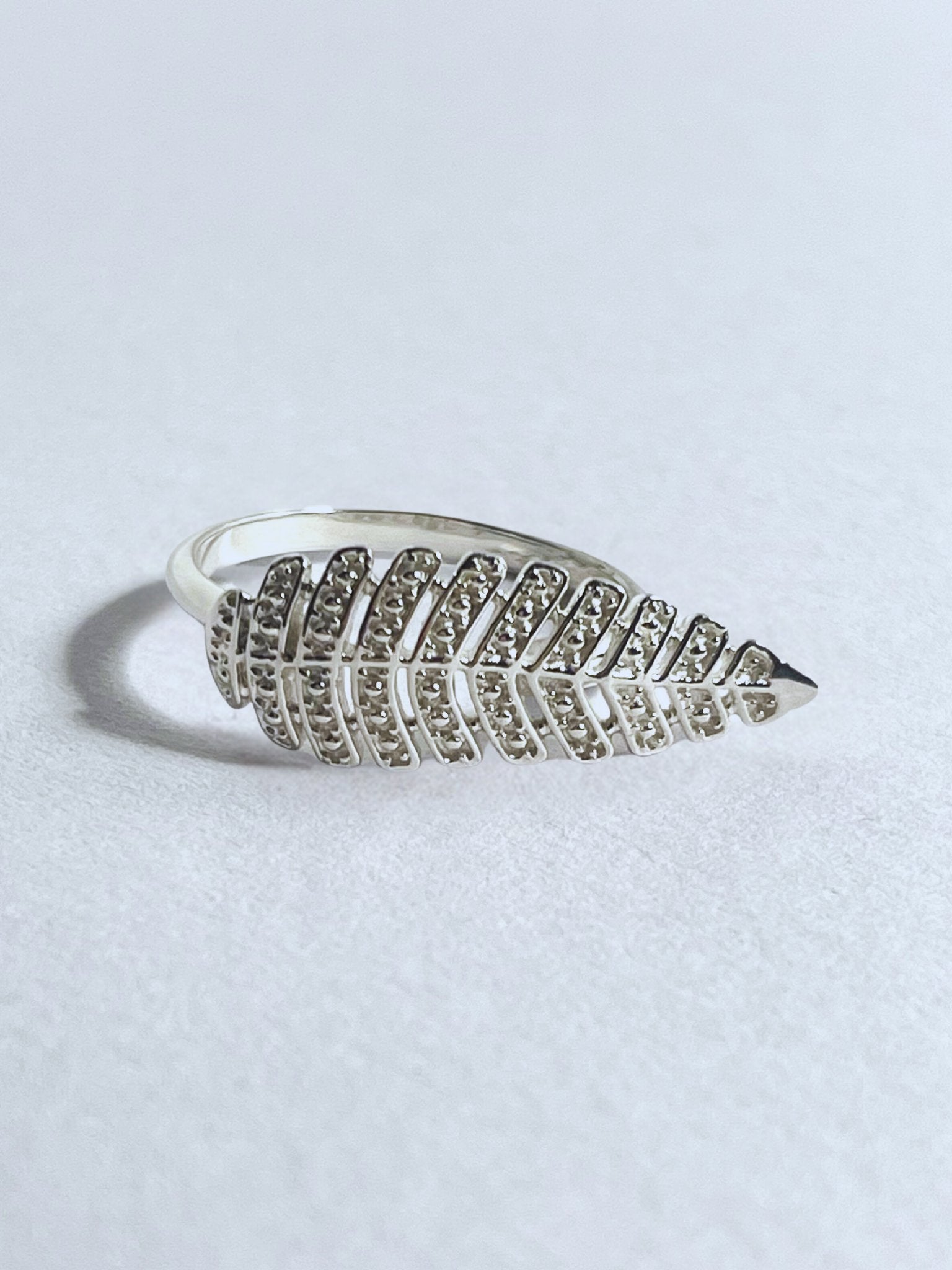 Enchanting Fern Leaf Silver Ring - Stellify