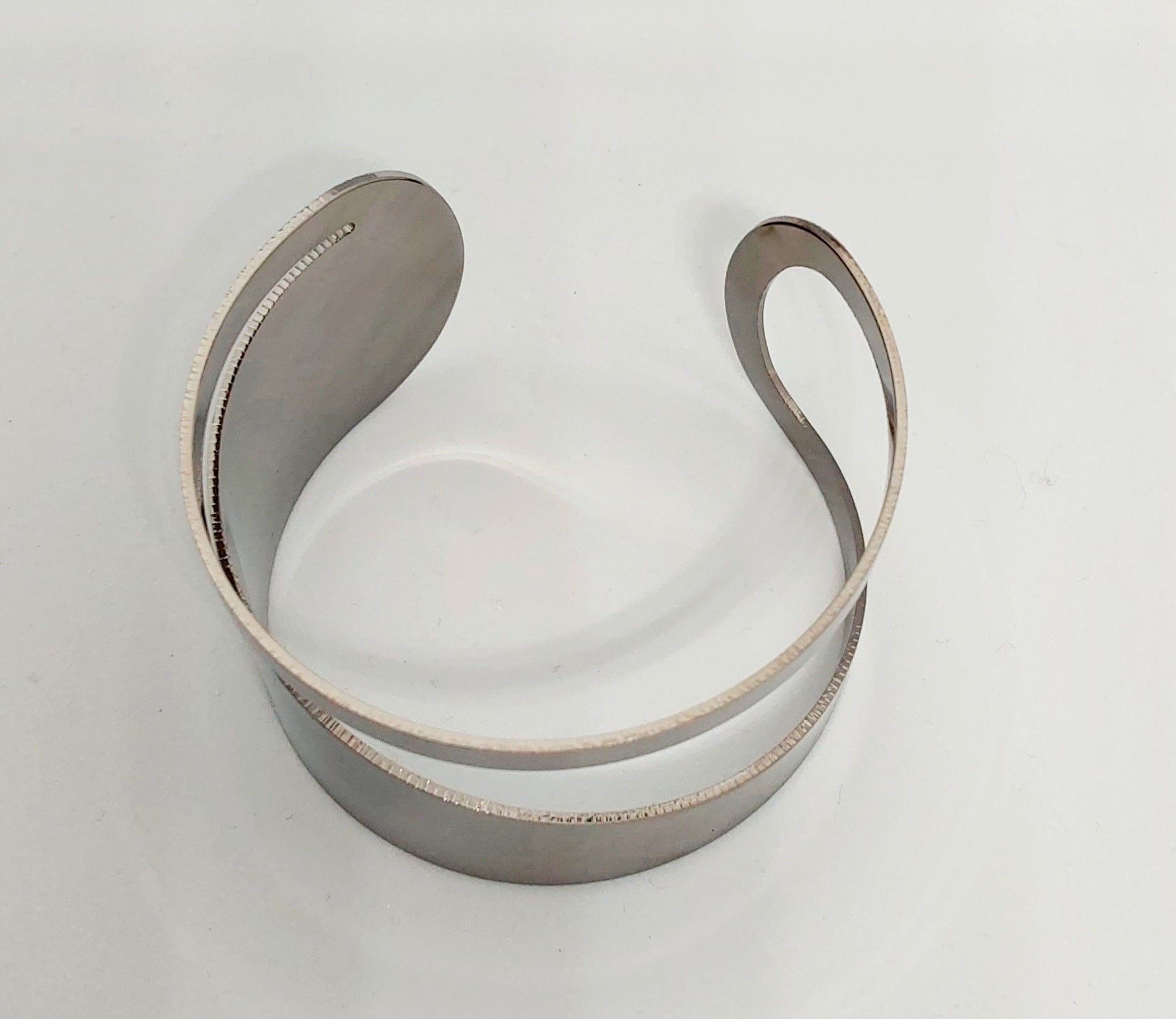 Hera Cuff Bangle Pewter - Stellify