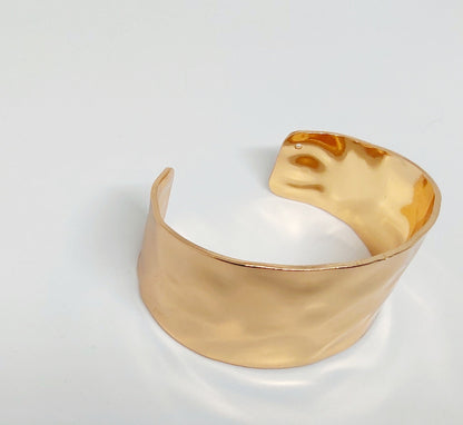 Iris Hammered Cuff - Stellify