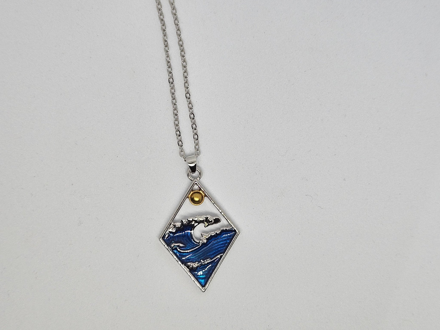 Ride the Wave necklace - Stellify